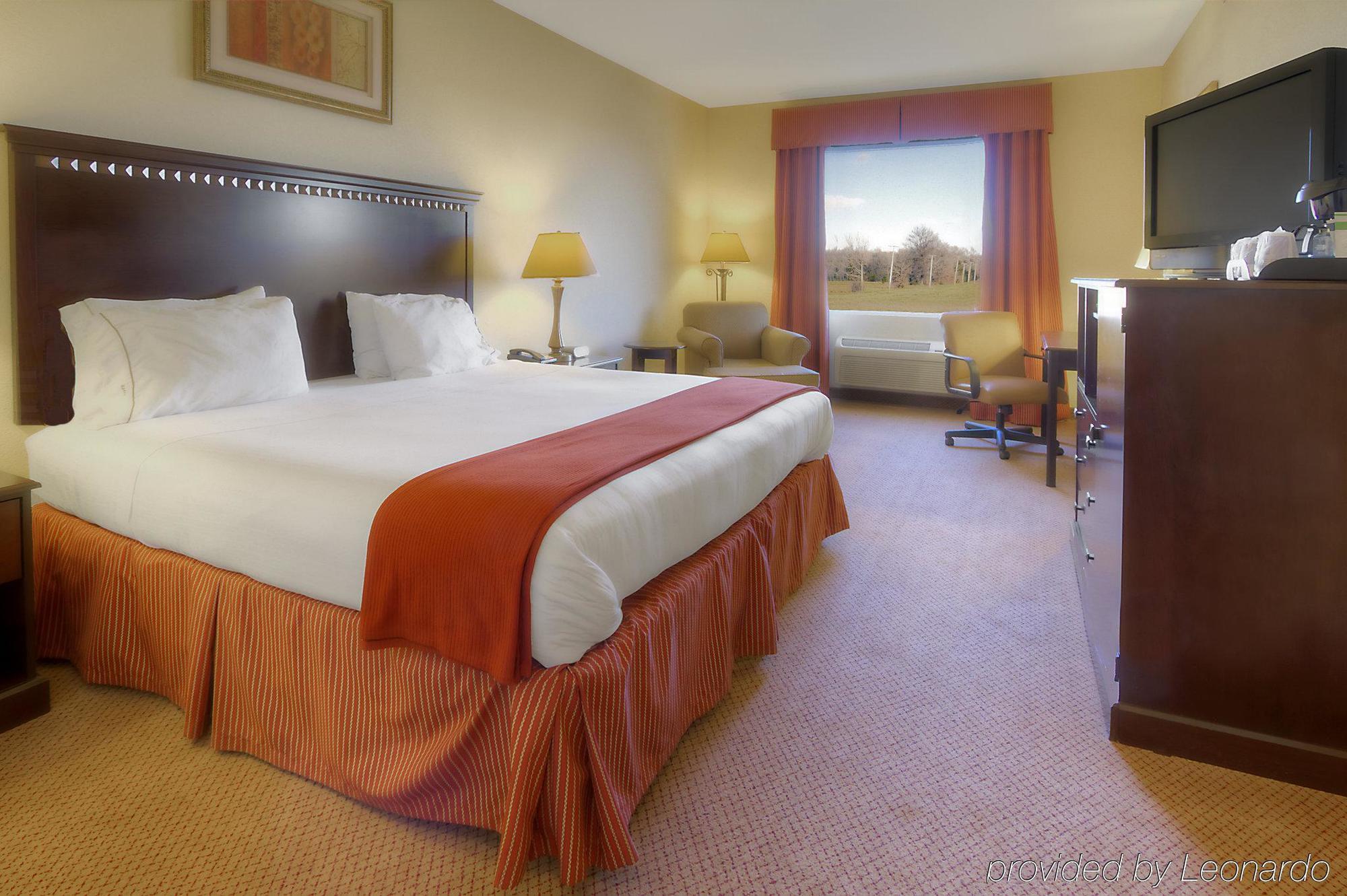 Holiday Inn Express Hotel & Suites Clarksville Exterior foto